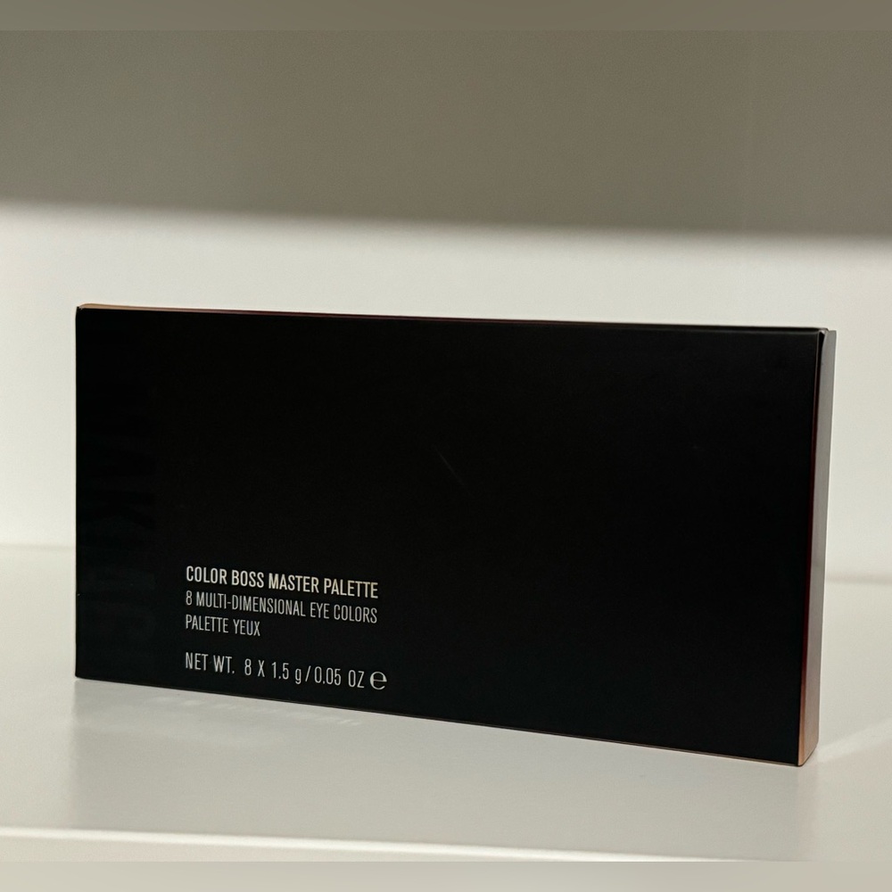 IL MAKIAGE Color Boss Master Eyeshadow Palette in Treat Yo’ Self - Picture 6 of 7